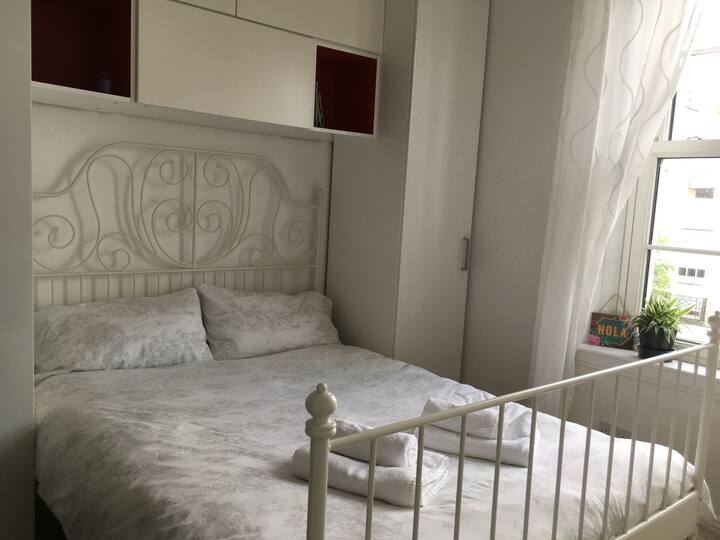 Слика 1 од „Double bedroom“