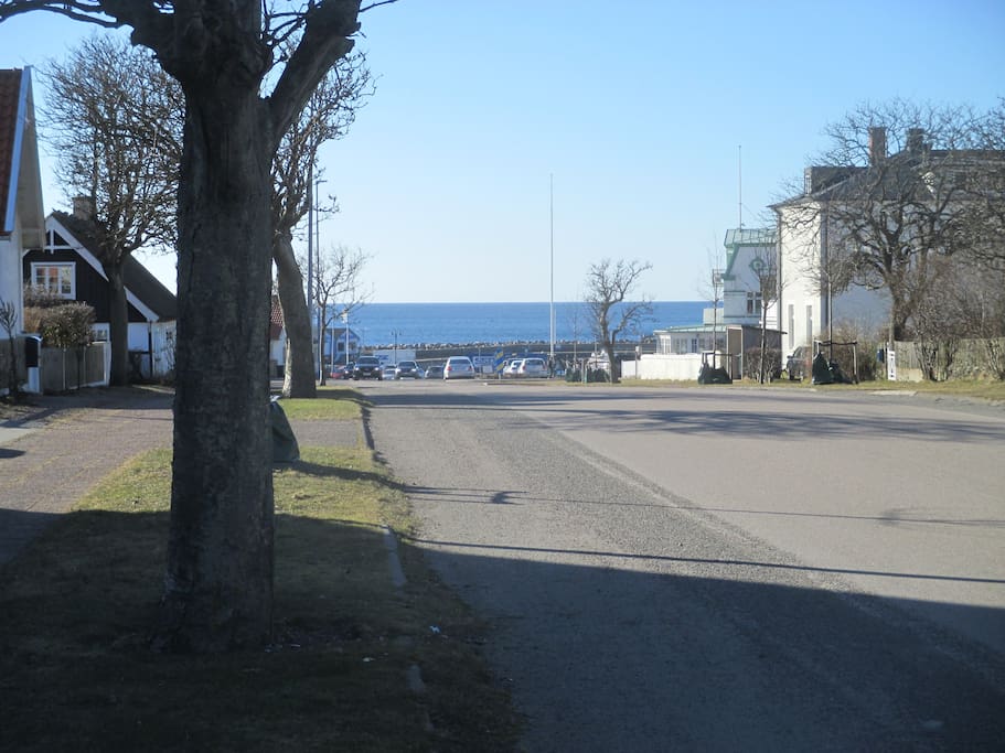 Distance to Mölle harbour - 200 meters from the quest house