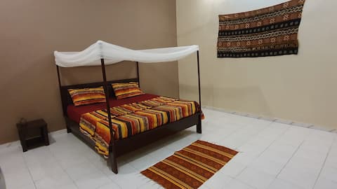 Warm Room - Cool Art GH