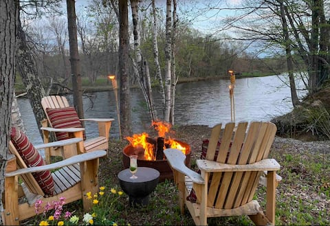 The PaddleHouse:Riverfront Rafts Game Room Hot Tub