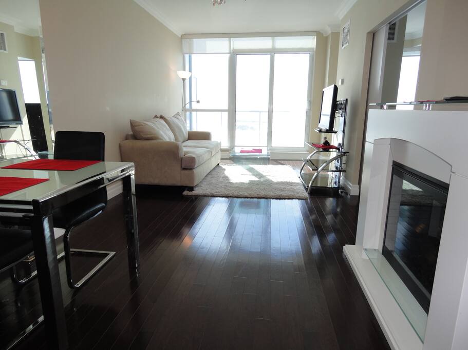 Your home away from home, walk everywhere. Public transit at door!