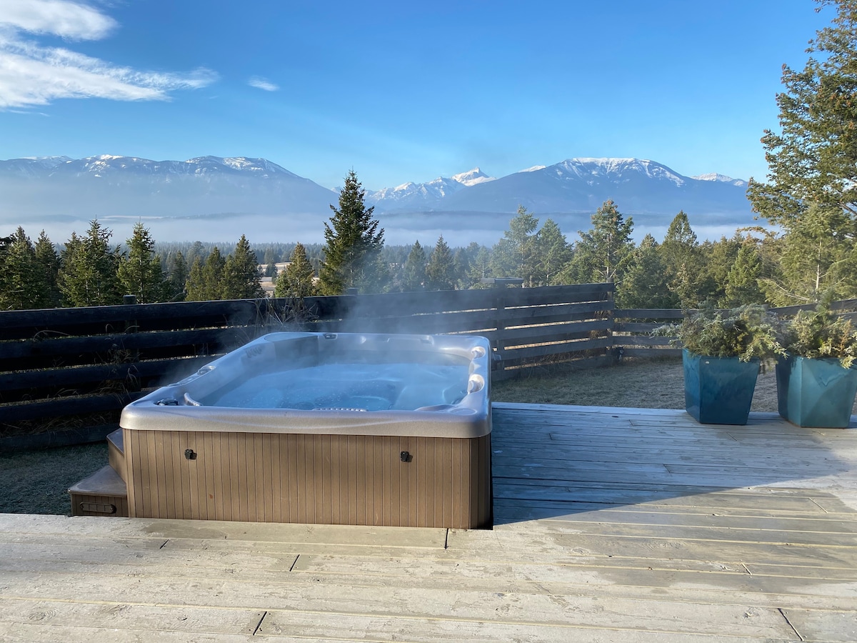 Windermere Lake Vacation Rentals with a Hot Tub - British Columbia, Canada