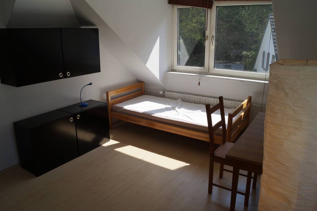 Bedroom 1/3