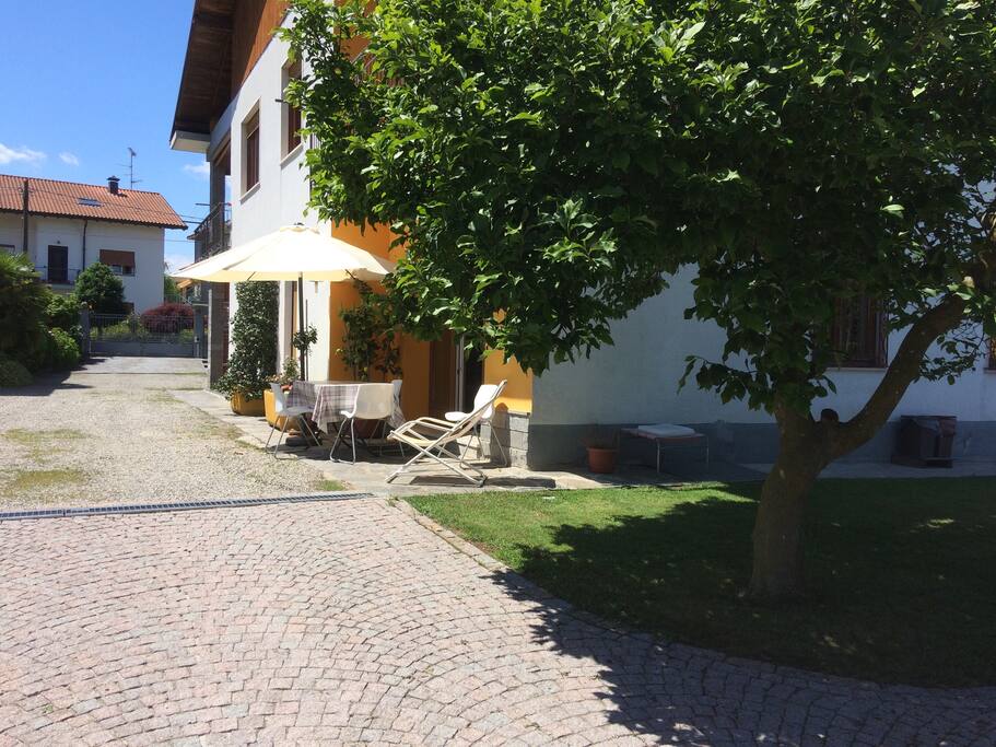 Vista viale d'ingresso/View of the driveway