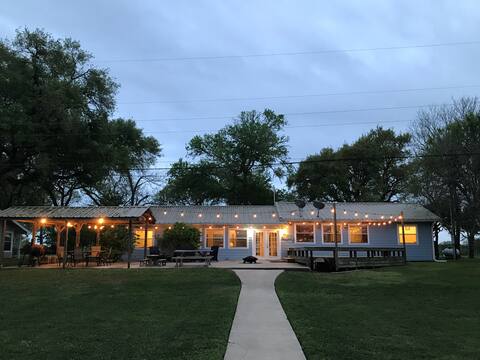 Big Fish Haus on Caney Creek - Sargent,TX