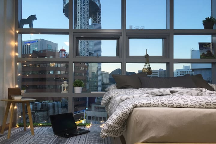 MyeongDong 803 ♥Big City Window♥ +Free WiFi