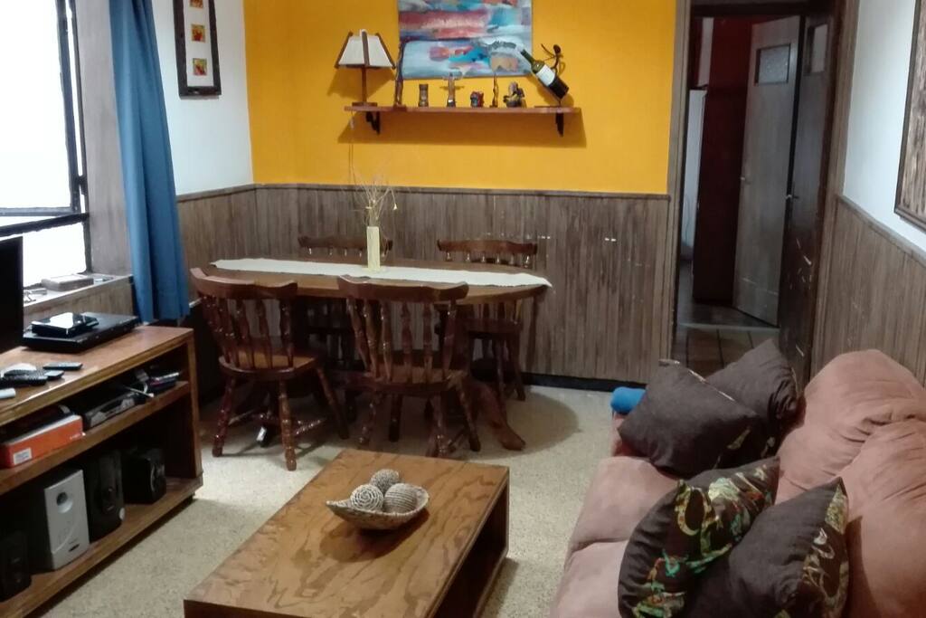 Cuenta con wifi, Netflix, tv led