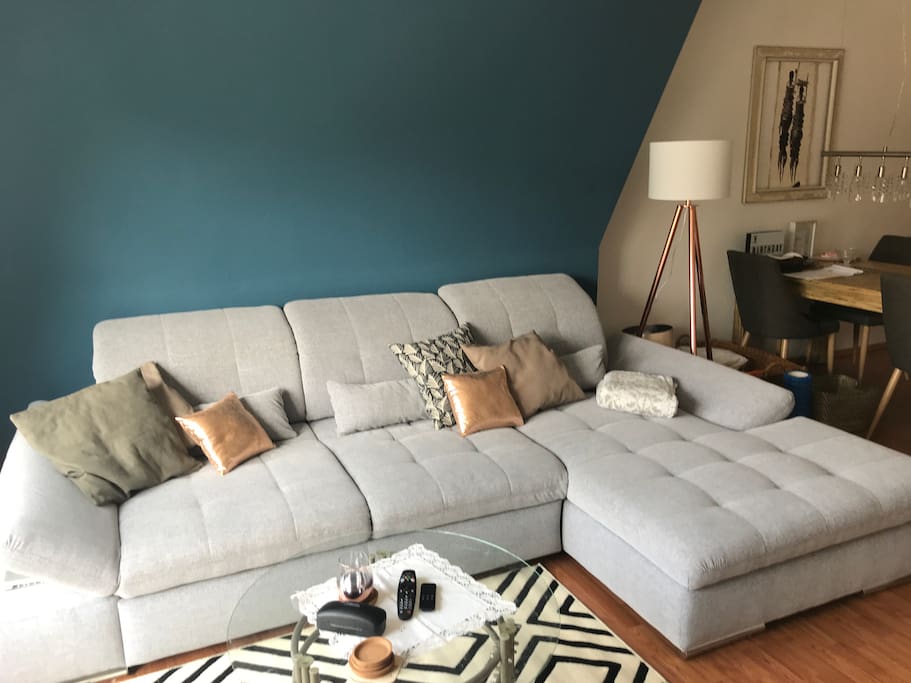 Wohnzimmer mit Esszimmerbereich