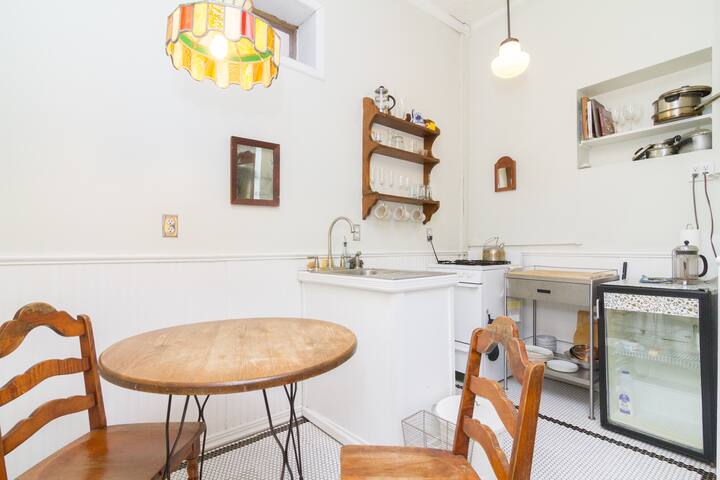 2, 3 or 4 Floors, Heart of Greenwich Village gallery image 3