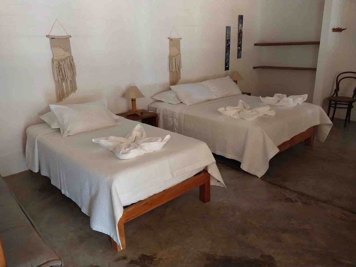 Spálňa 4 – manželská posteľ a posteľ veľkosti Queen 