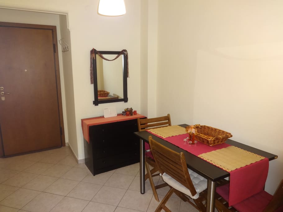 Entrance hall & Dining room