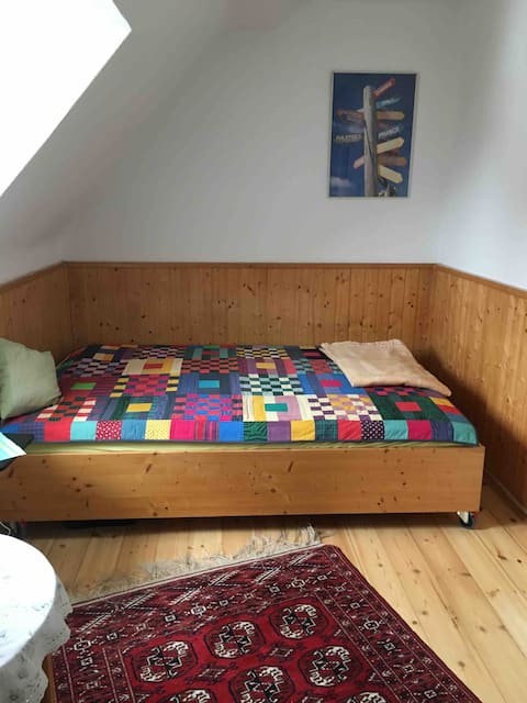 Leistungsstarkes Airbnb: Attic apartment with Hercules view in Kassel
