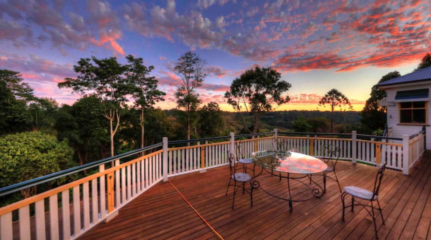 The Falls Montville Superb Queenslander Manor
