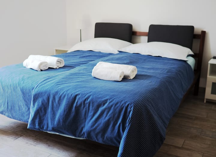 Kitanda cha ukubwa wa Malkia. Na wafalme wanakaribishwa pia!