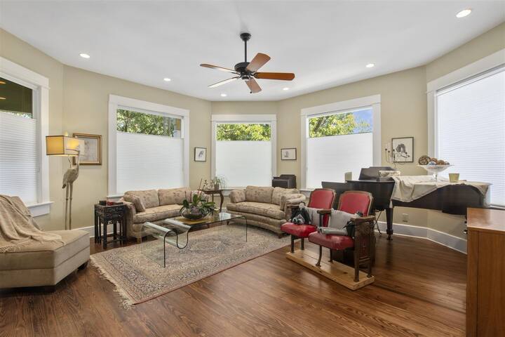 Hopper Hideaway gallery image 4