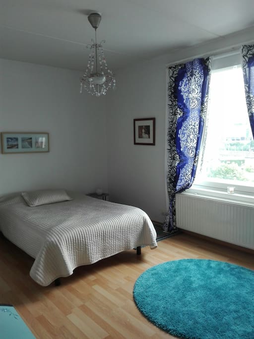 bedroom (2 sleeping place)