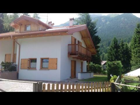 Casa Girasoli, in a quiet area and beautiful view.