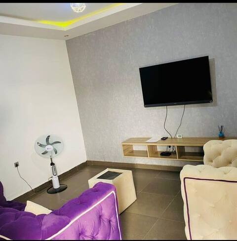 Lovely 2bedrooms service apartment,Lugbe AirportRd