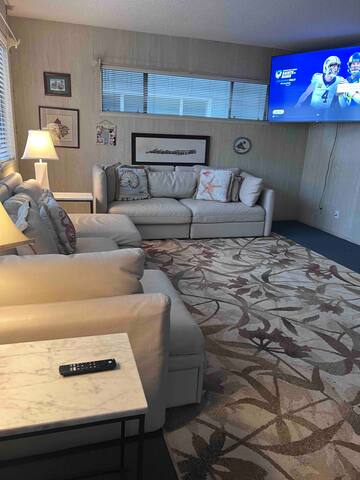 Spacious-3 Bedroom Charming House at Catalina gallery image 4