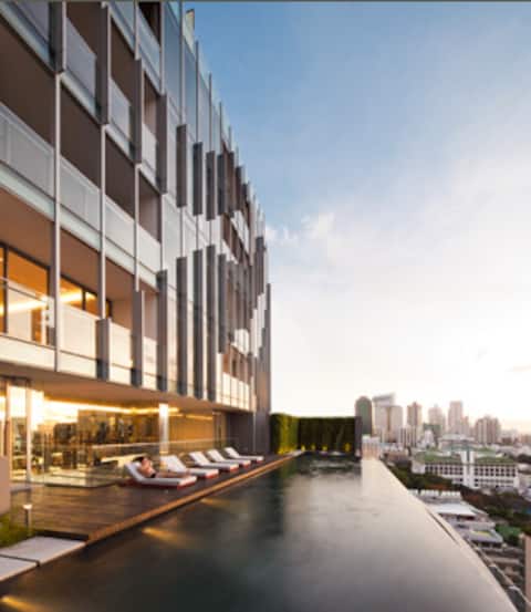 Elegant 2-Brm Condo in Heart of Bangkok