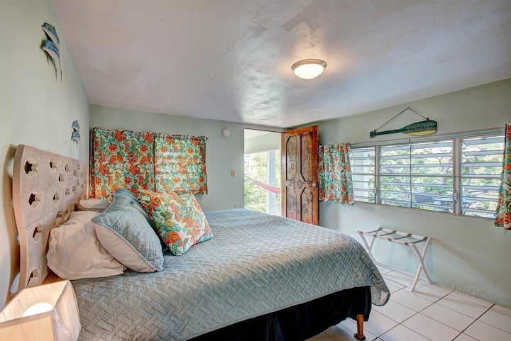 Tropical Hideaway @ Gypsea Mermaid Bedroom. Bed options: 1 king bed OR 2 twin beds...your choice!