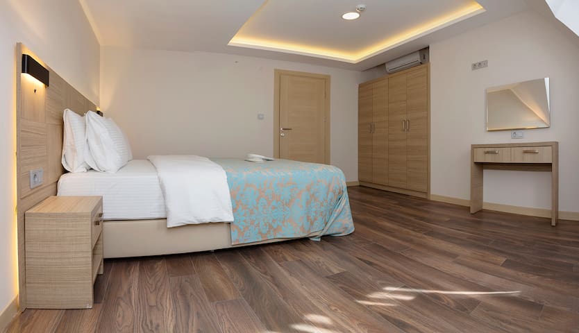 2 Bedroom Penthouse Suite at Serviced Apart Hotel gallery image 2
