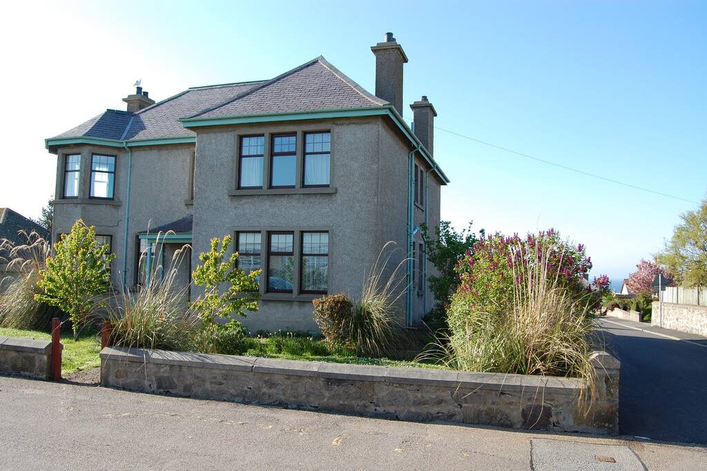 SEASIDE VILLAGE, 4 BEDROOMS Houses for Rent in Cullen, United Kingdom