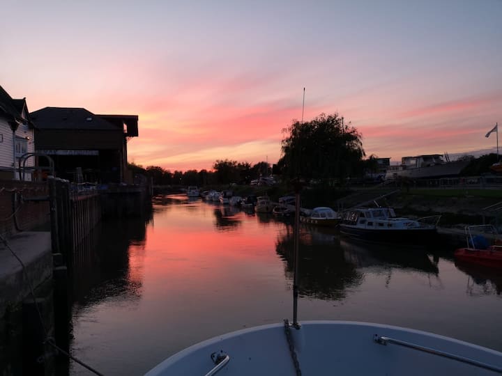 7 Best Houseboats For Rent In Kent, England Updated 2024 Trip101