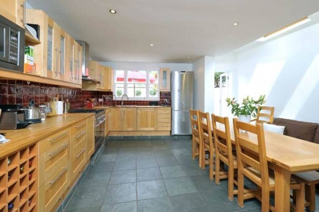 Eat in kitchen