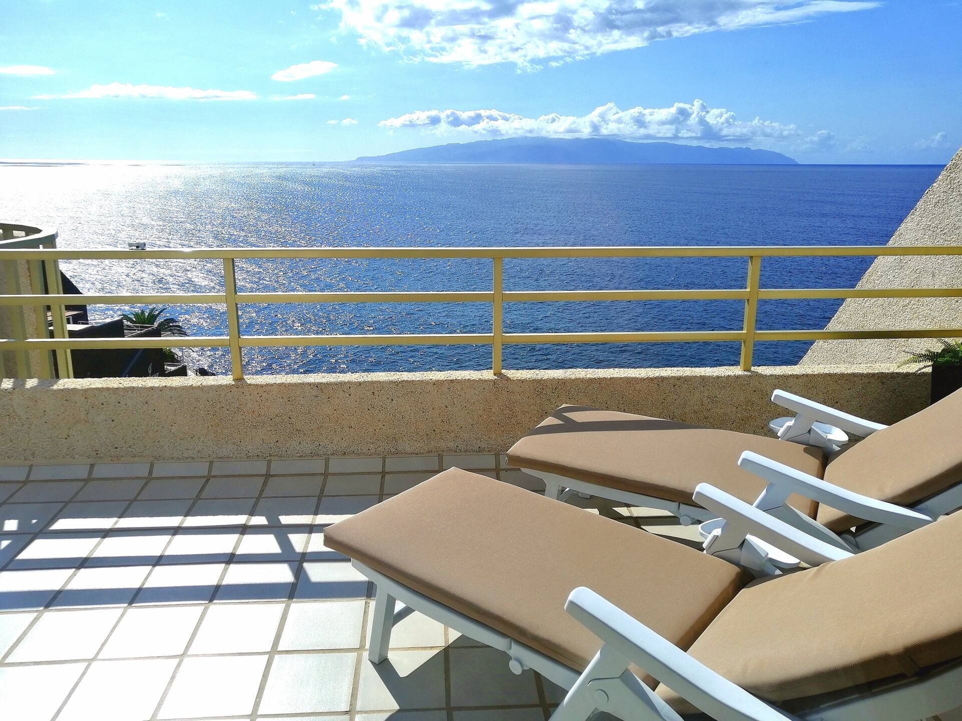THE VIEW! Oceanfront 2 bedroom duplex, Playa Arena