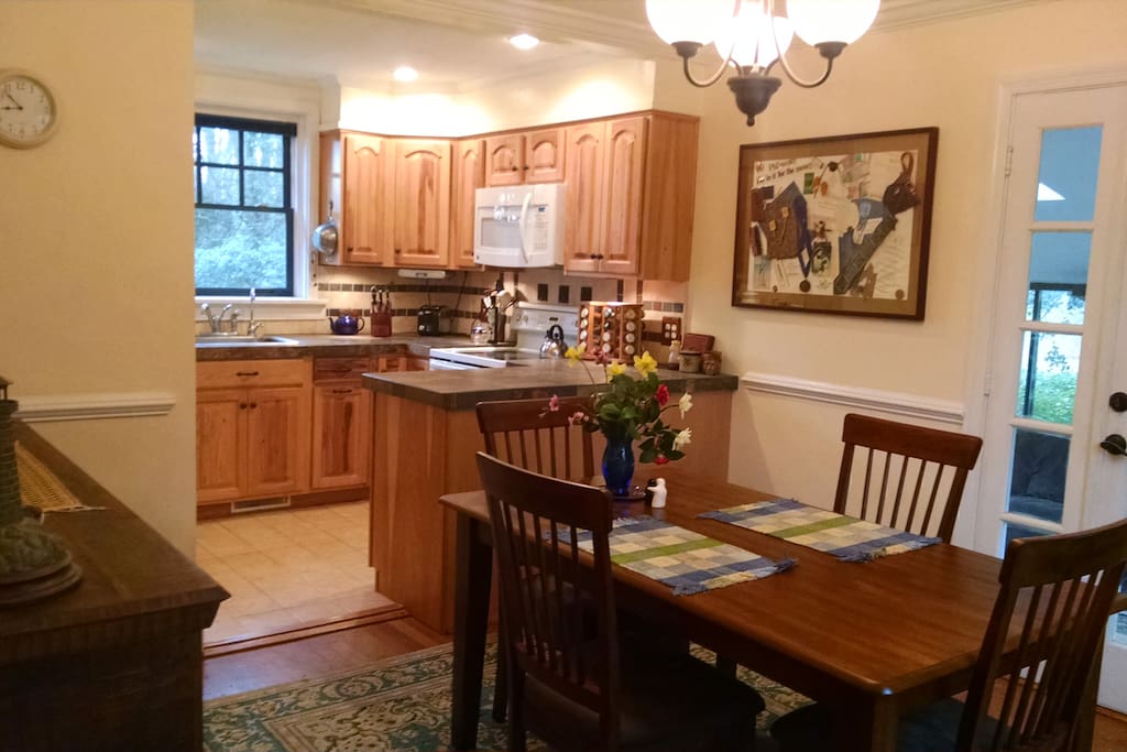 Dining room/kitchen
