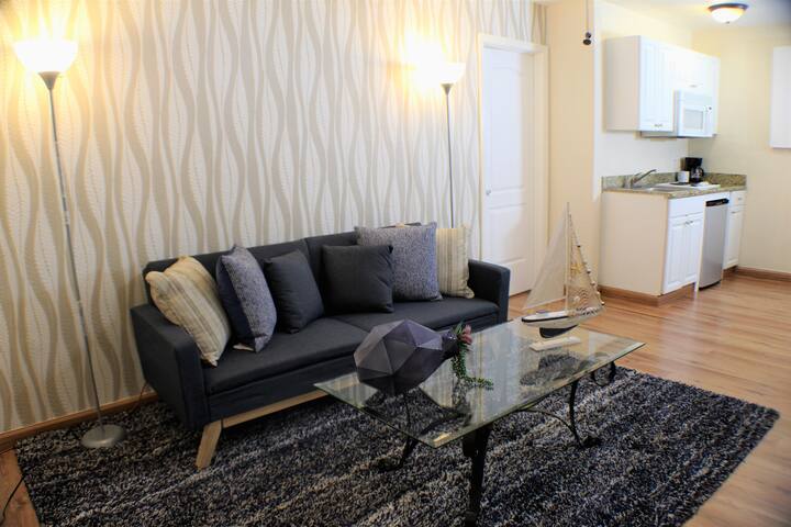 ★Bright and stylish-hidden Gem of Tampa Bay★