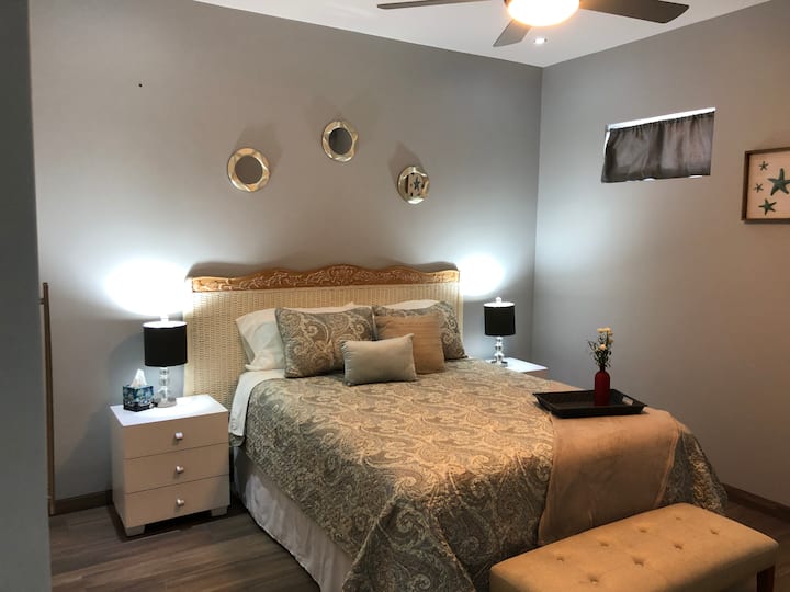 חדר שינה ראשי בקומה השנייה/רקמארה הראשי דל סגונדו פיסו