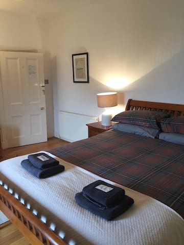 Double Room, Phoenix House