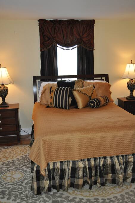 Another picture of the queen sized bed.