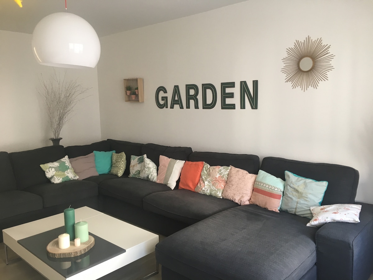 Top Airbnb: Royan beautiful 150 m2 villa close to beach and market in Royan