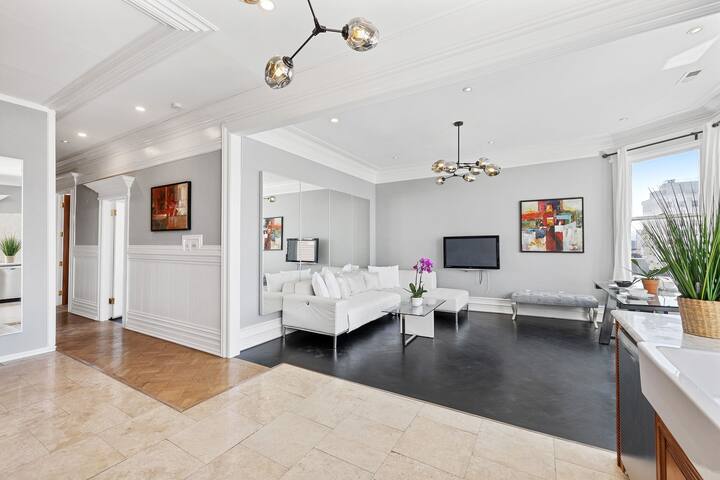 Pano View/ Winter Special 4BR/2.5BA in Nob Hill gallery image 2