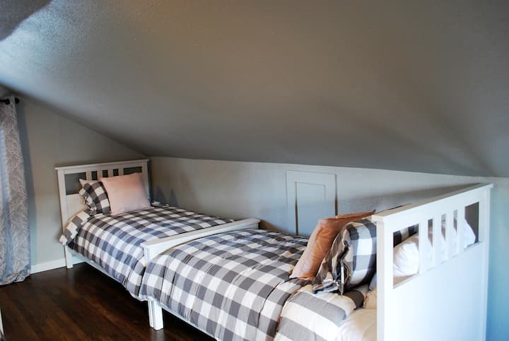 ツインベッド2台