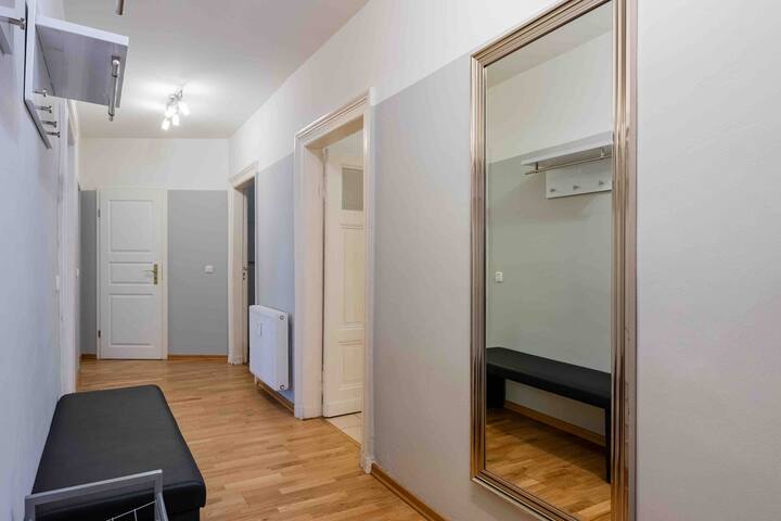 BIG CENTRAL BERLIN CITY MITTE 4RMS FLAT 1ALocation gallery image 3