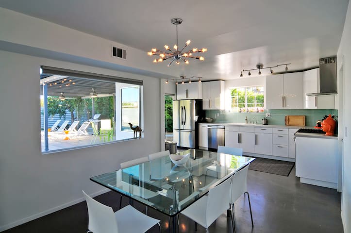 Palm Springs Central