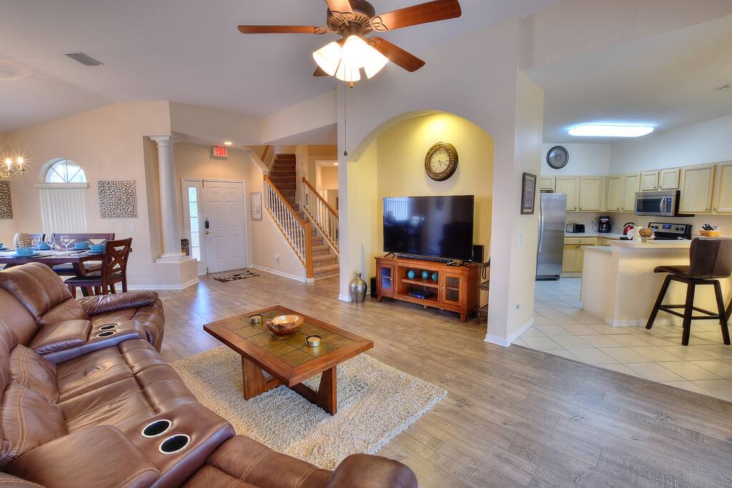 LIVING ROOM1