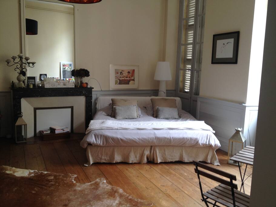 Chambre lit queen size