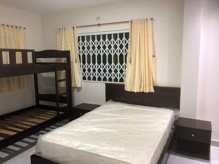 غرفة النوم 2