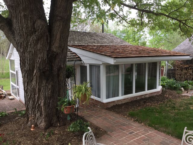 Guest House at Schoolhouse Farm