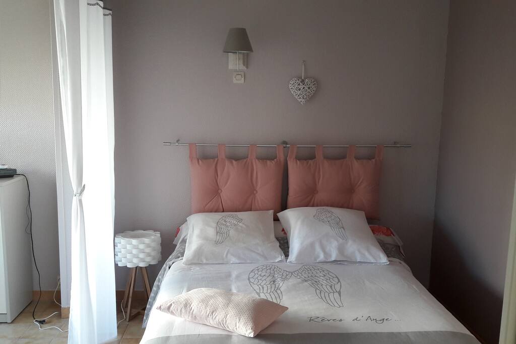 Chambre 1 avec petit dressing