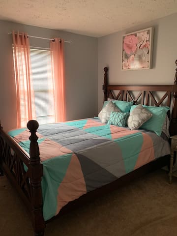 Cute, cozy room