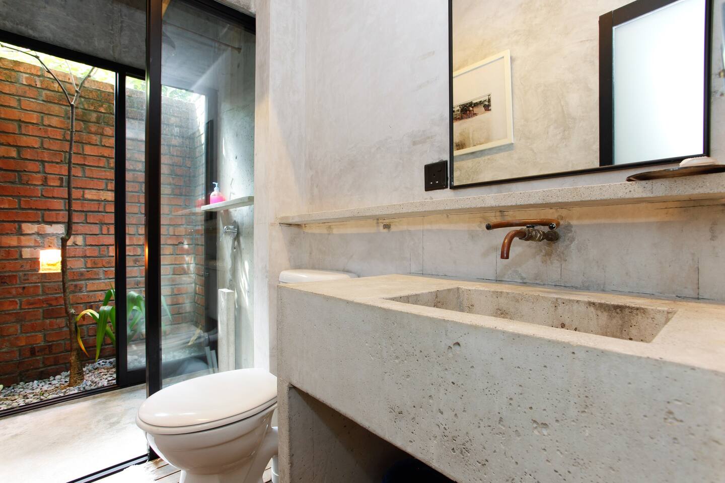 5 B/R Brickhouse With Rooftop in KL