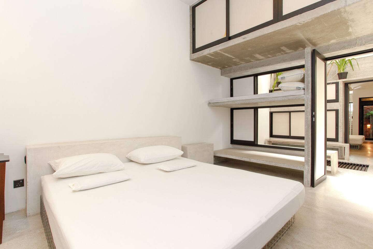 5 B/R Brickhouse With Rooftop in KL