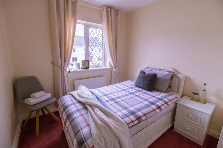 Strandhill, Single Room, Breakfast & Mountain View