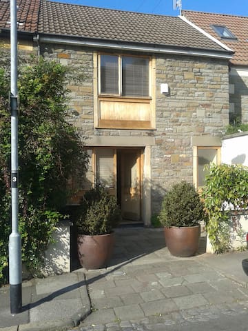 Large Double Room Close to Centre